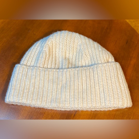 Knitted 100% Wool Beanie Hat from Rachel Zoe beige/ off white - Picture 2 of 9